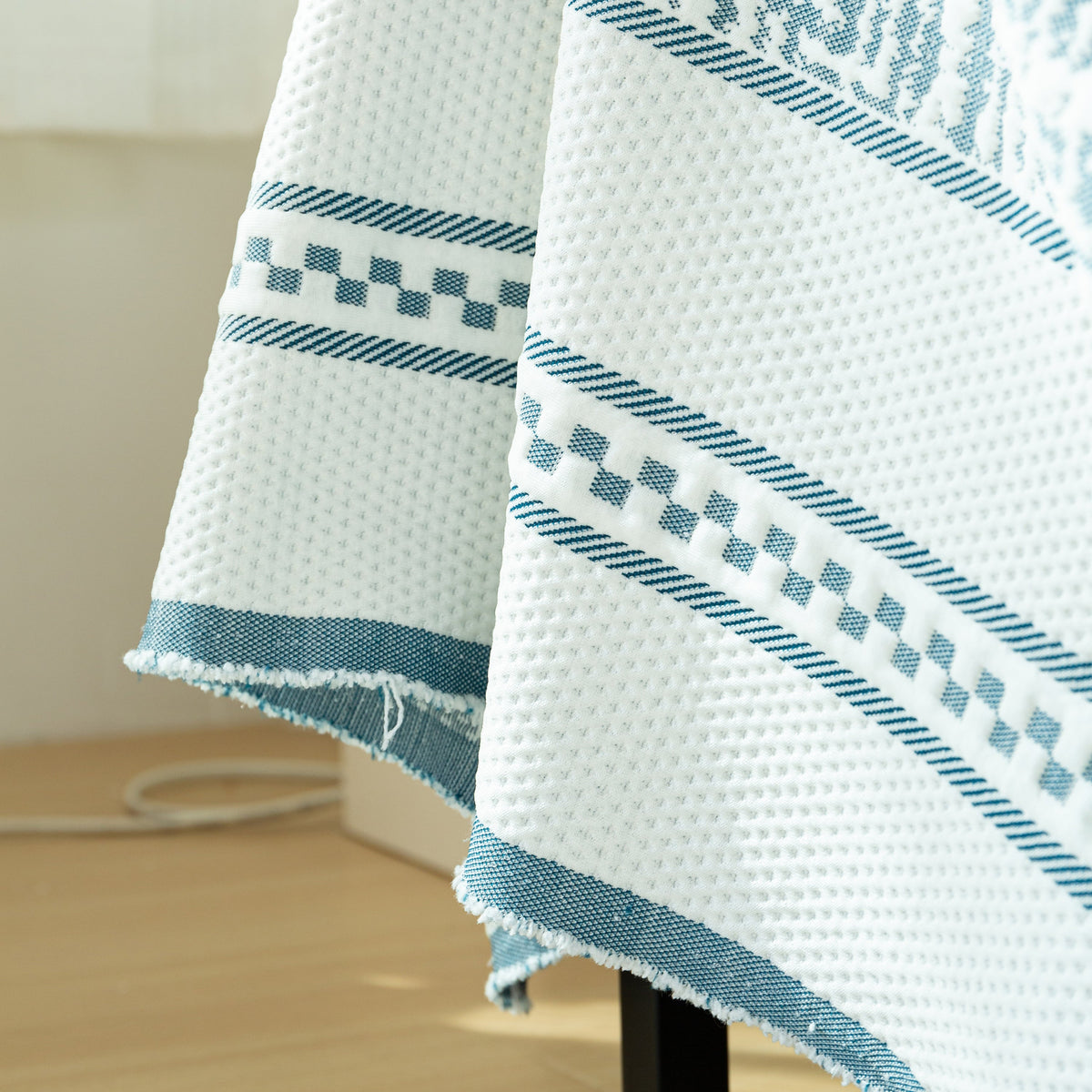Cooling Throws for Sofas and Chairs, Scratch Resistant Couch Protector Blanket