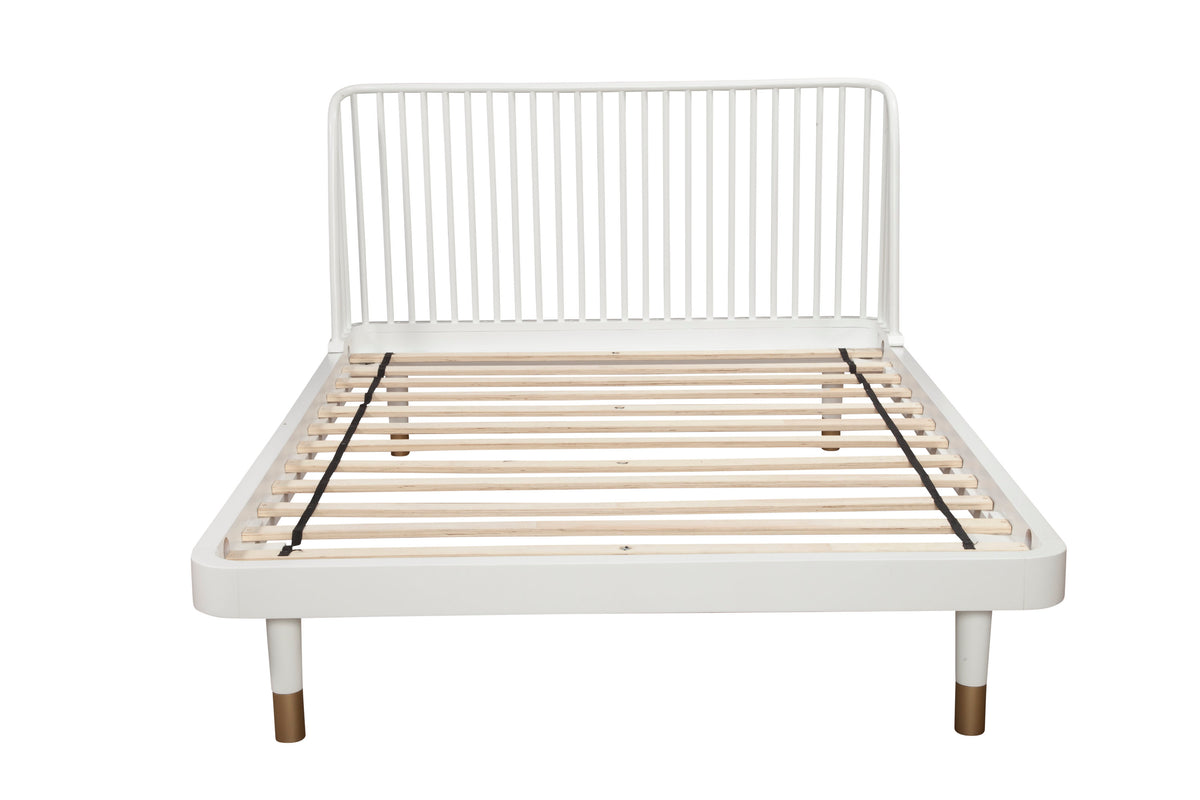 Madelyn Standard King Slat Back Platform Bed