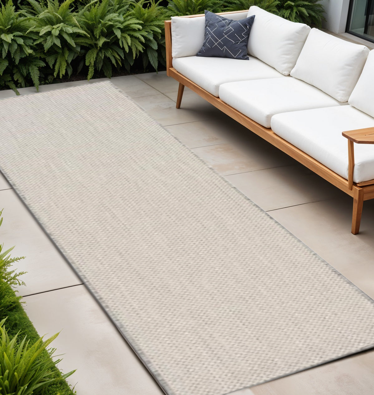 20 Ivory And Silver Geometric Indoor Outdoor Runner Rug