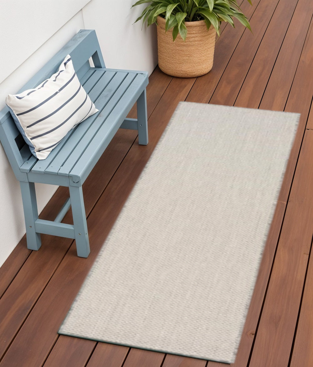 6 Ivory And Silver Geometric Indoor Outdoor Runner Rug