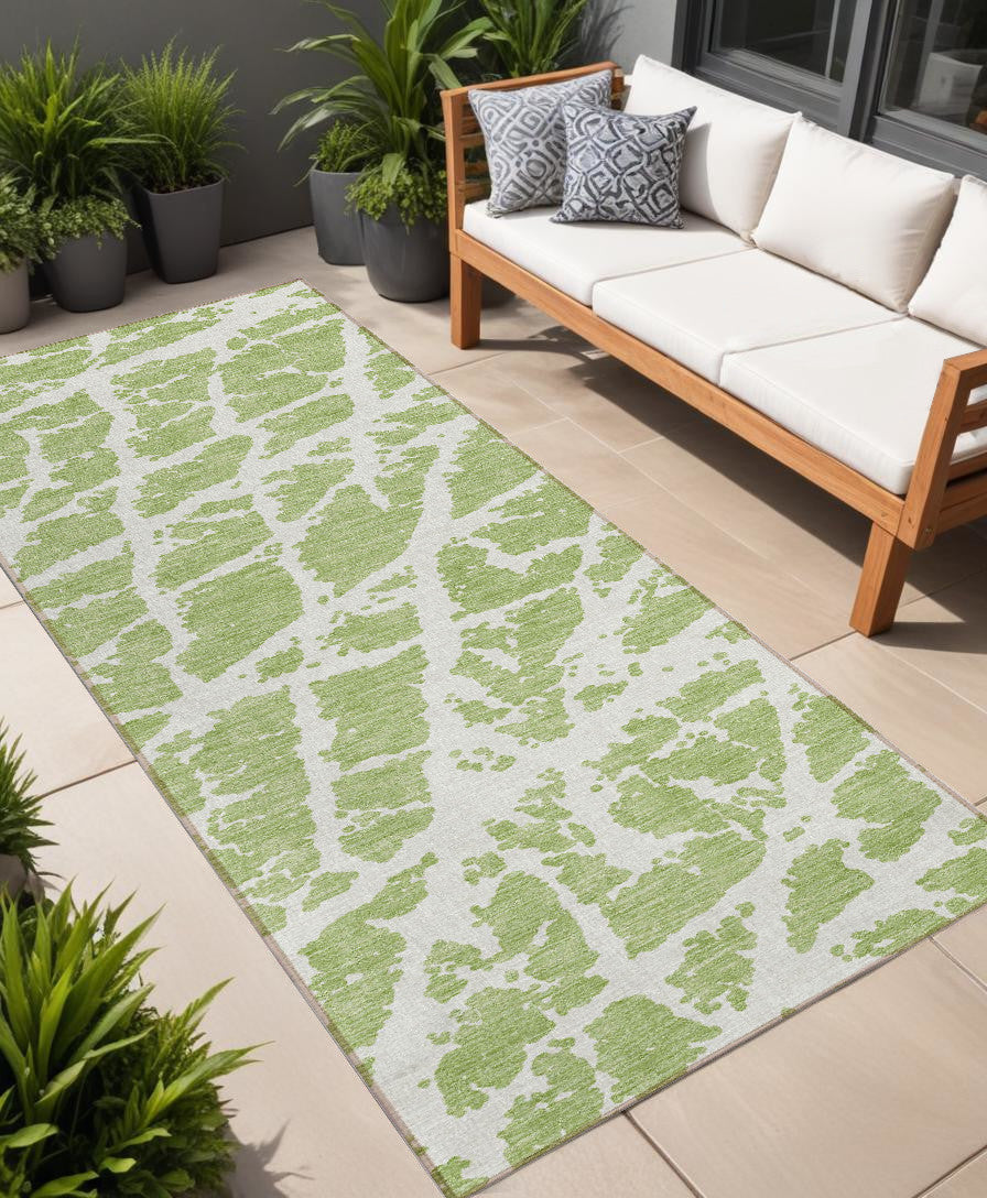 8' Runner Green And White Abstract Washable Non Skid Indoor Outdoor Runner Rug