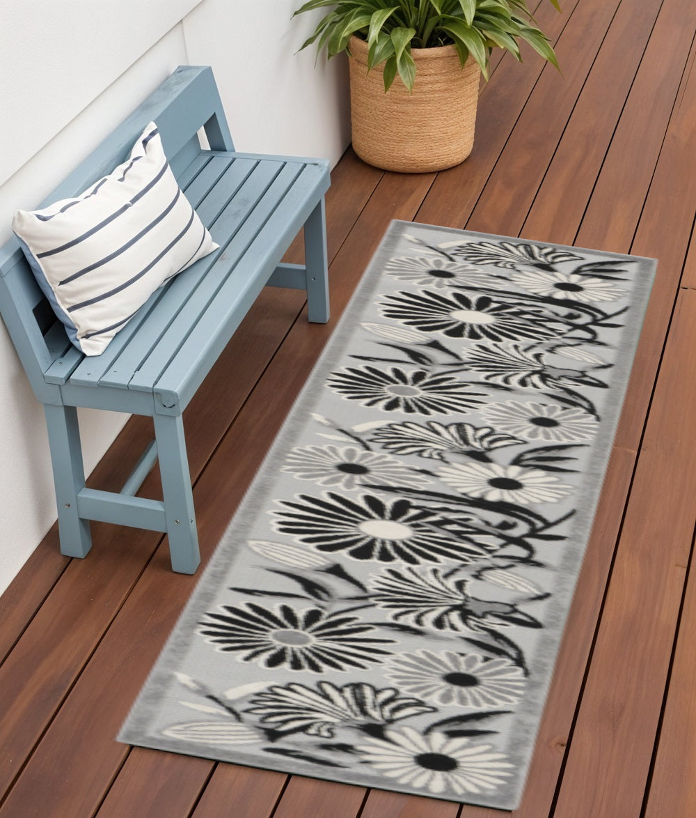 6 Black And White Floral Indoor Outdoor Runner Rug