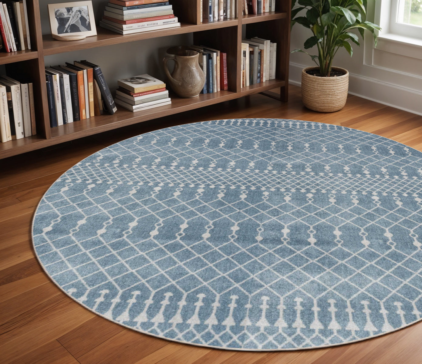 5' Blue Geometric Power Loom Round Rug
