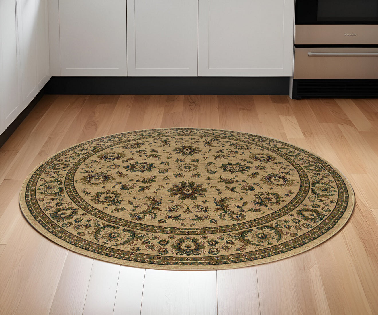 6' Ivory And Green Oriental Round Rug