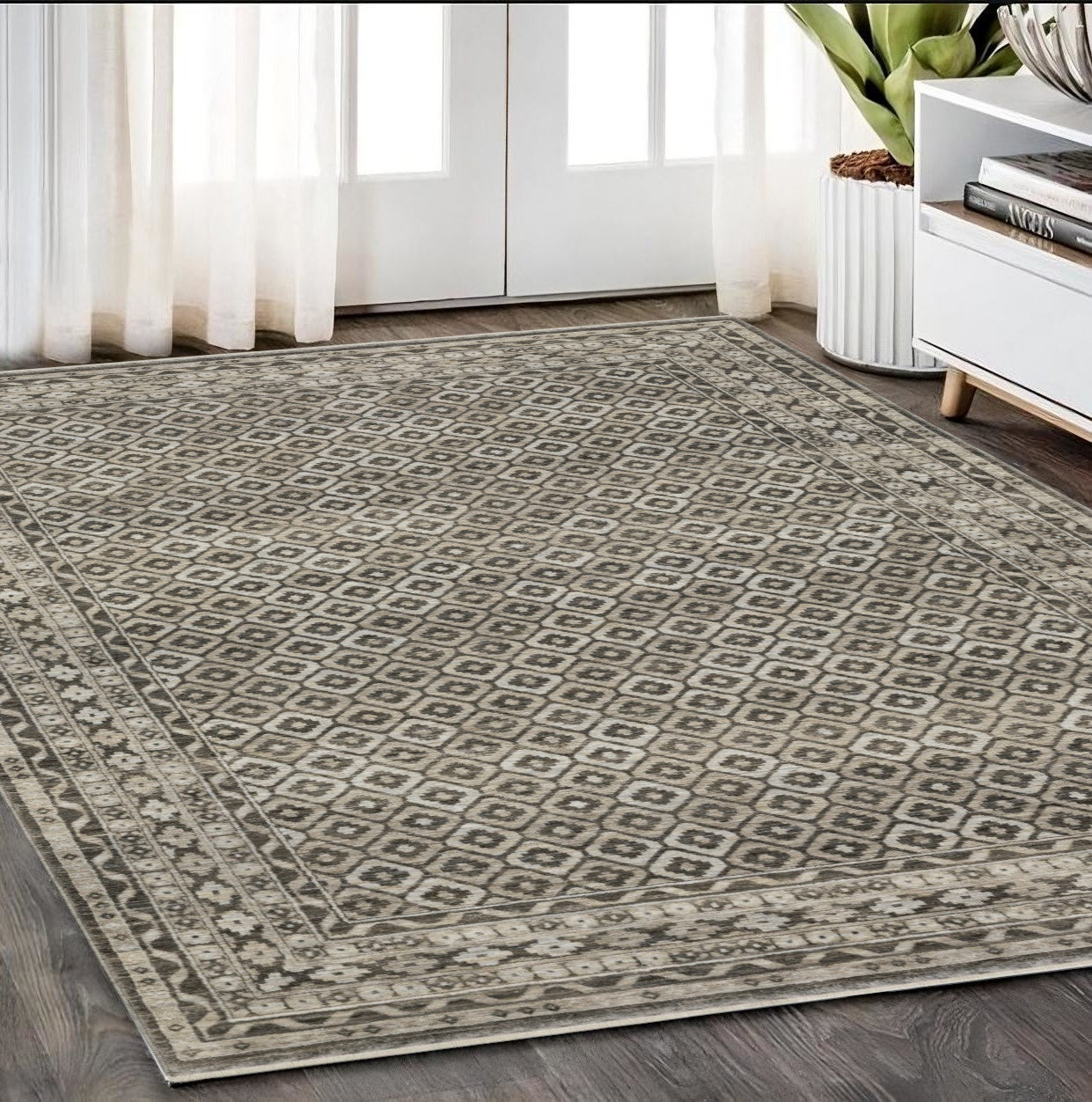 5' X 8' Gray And Beige Diamond Area Rug With Fringe
