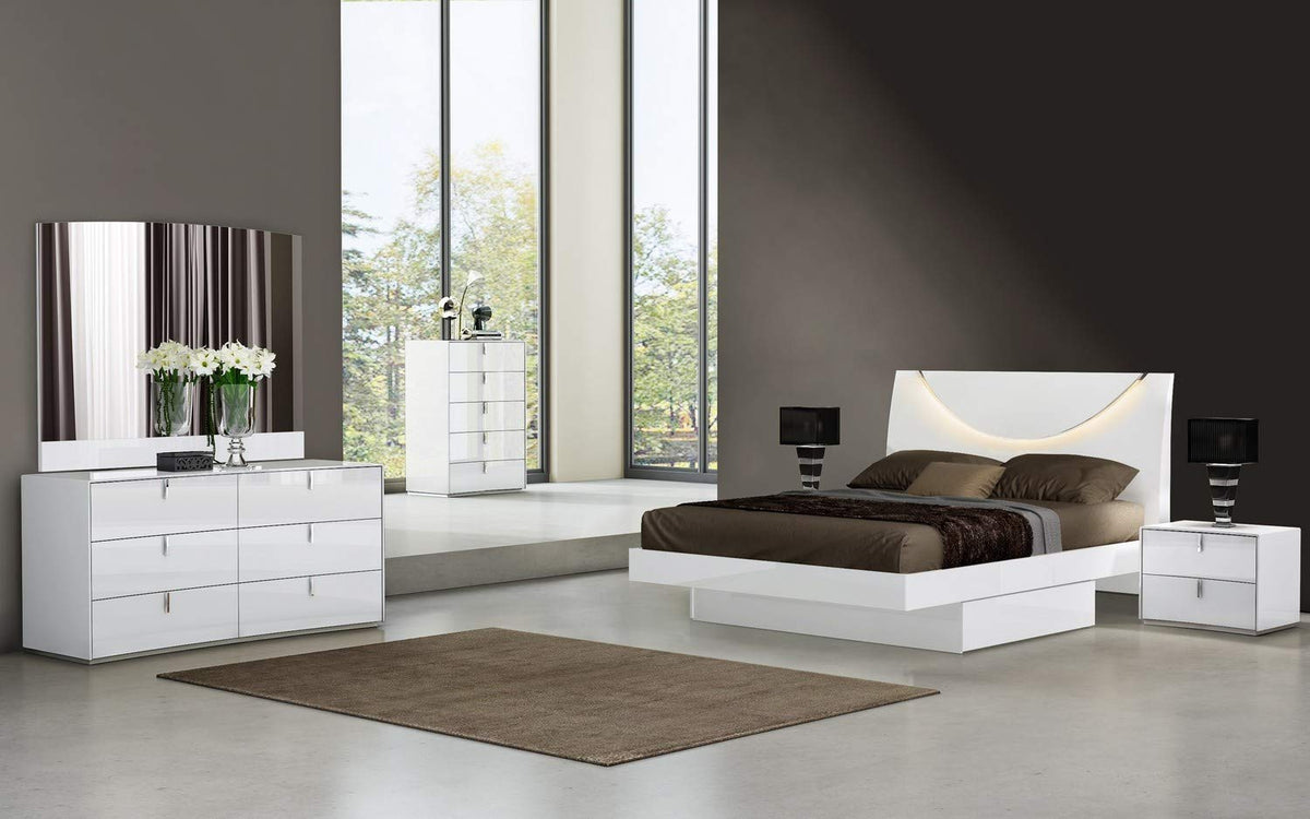 HomeRoots White Rectangle Dresser Mirror