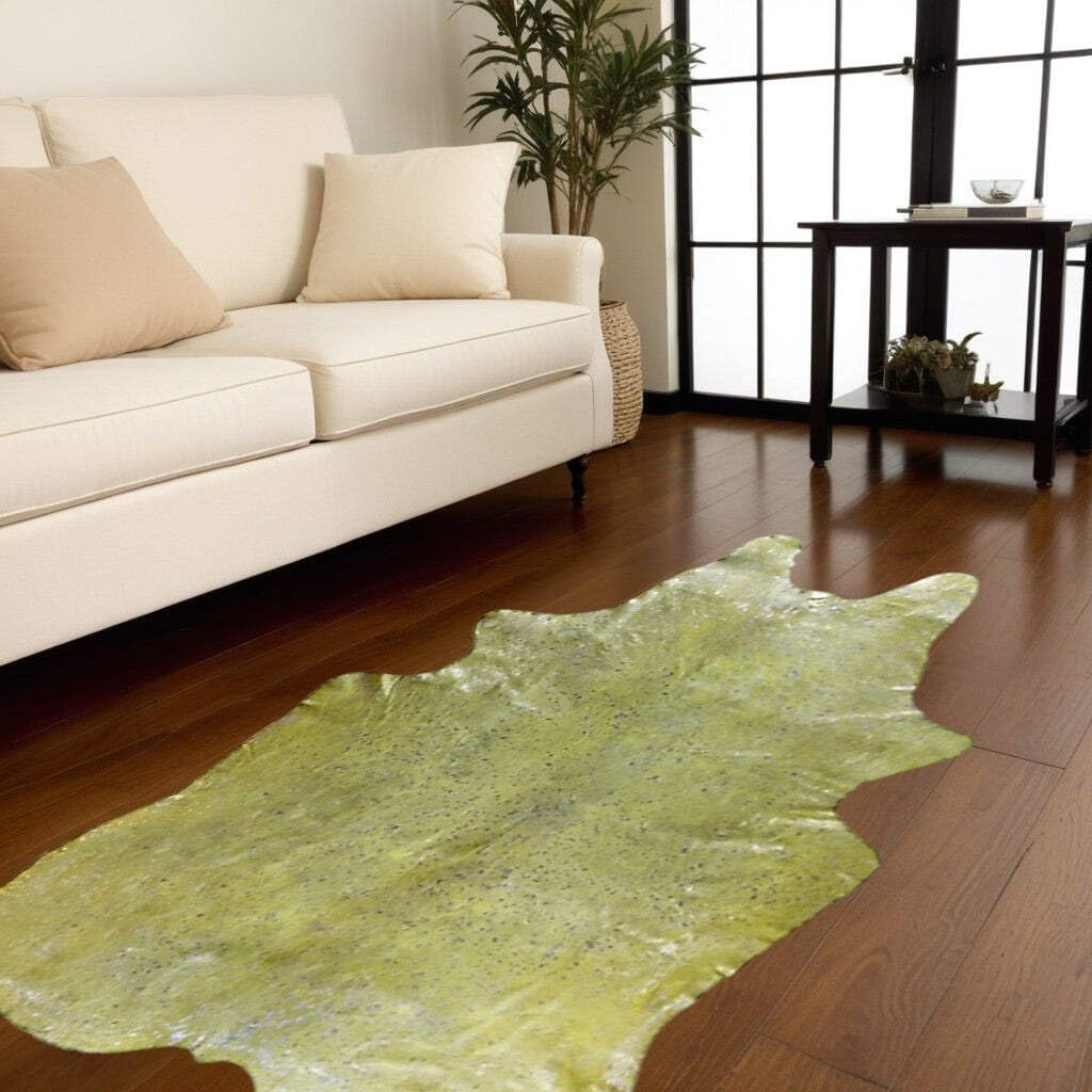 HomeRoots Decor 72-inch x 84-inch Black and Silver, Cowhide - Area Rug