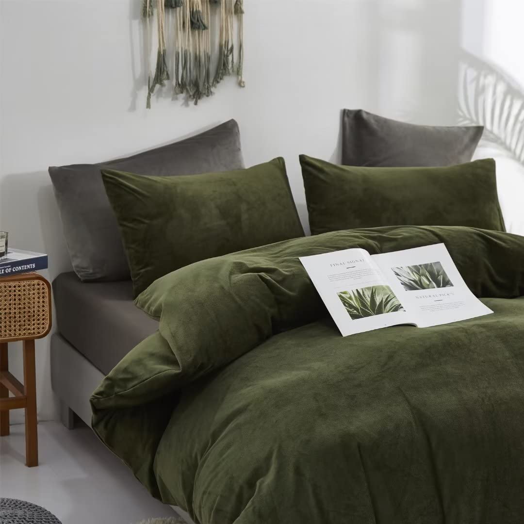 CLOTHKNOW Army Green Velvet Comforter Set, Full Size, 3-Piece Bedding, Olive & Hunter Green, Soft & Comfortable