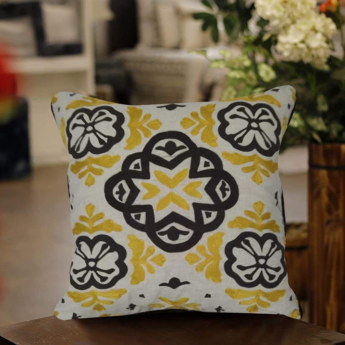 Sajavat Home Cv17 Cotton & Velvet Polka Aplic Work Cushion Cover (Pack Of 1) 18X18 Inches/45X45 Cm Multi Color (Black & Beige, 1