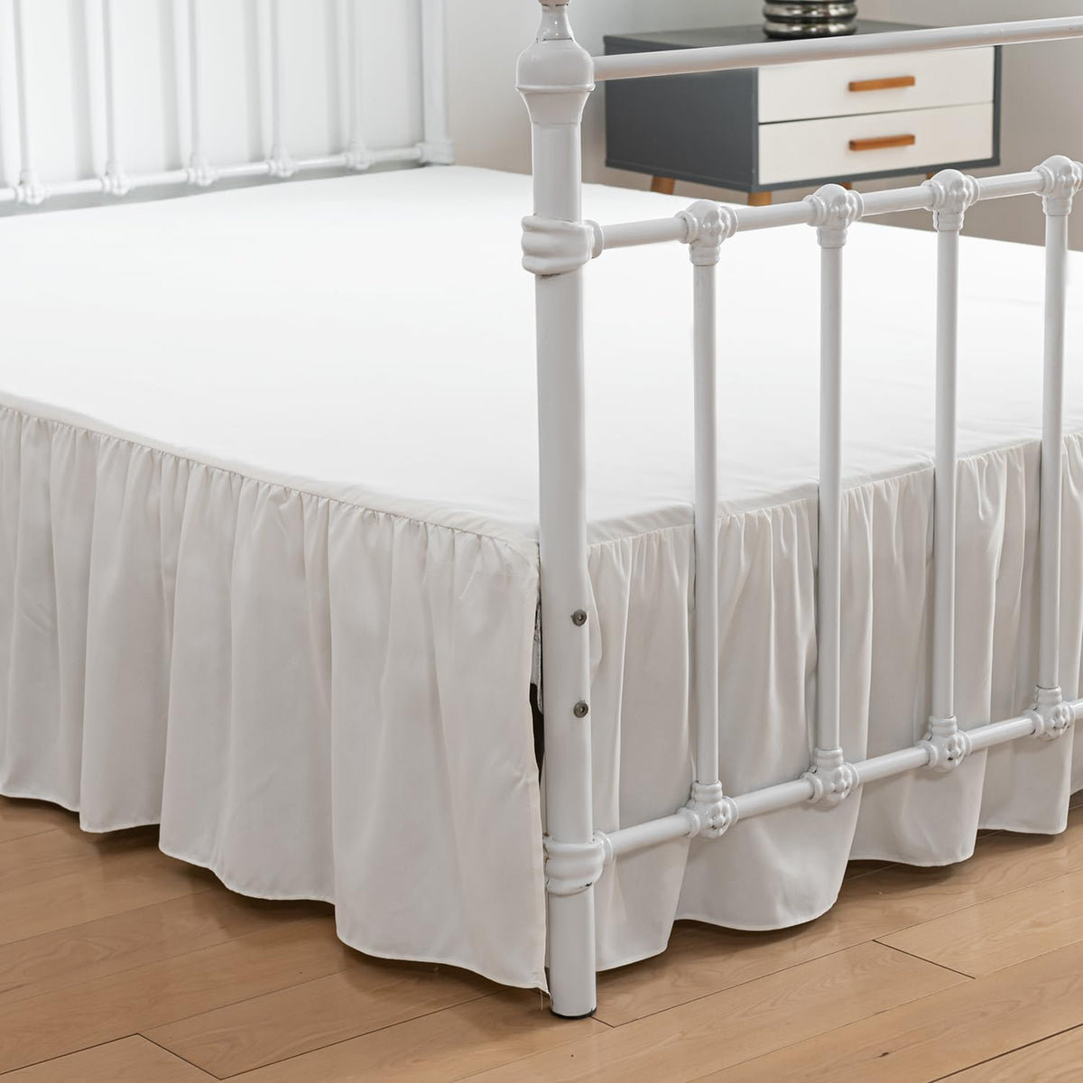 Xuan Dian Bed Skirt Queen Size Ruffled Bed Skirt With Split Corners, 16 Inch Drop Dust Ruffle Bed Skirt With Platform, Ivory, Qu