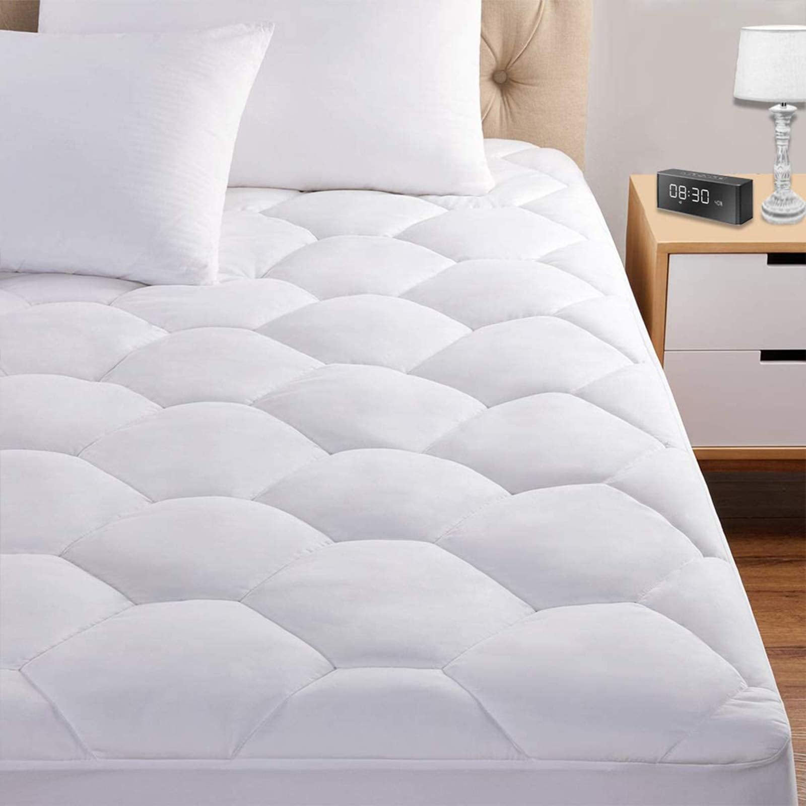 Queen Mattress Pad, 8-21' Deep Pocket Protector Ultra Soft Quilted Fitted Topper Cover Fit For Dorm Home Hotel -White