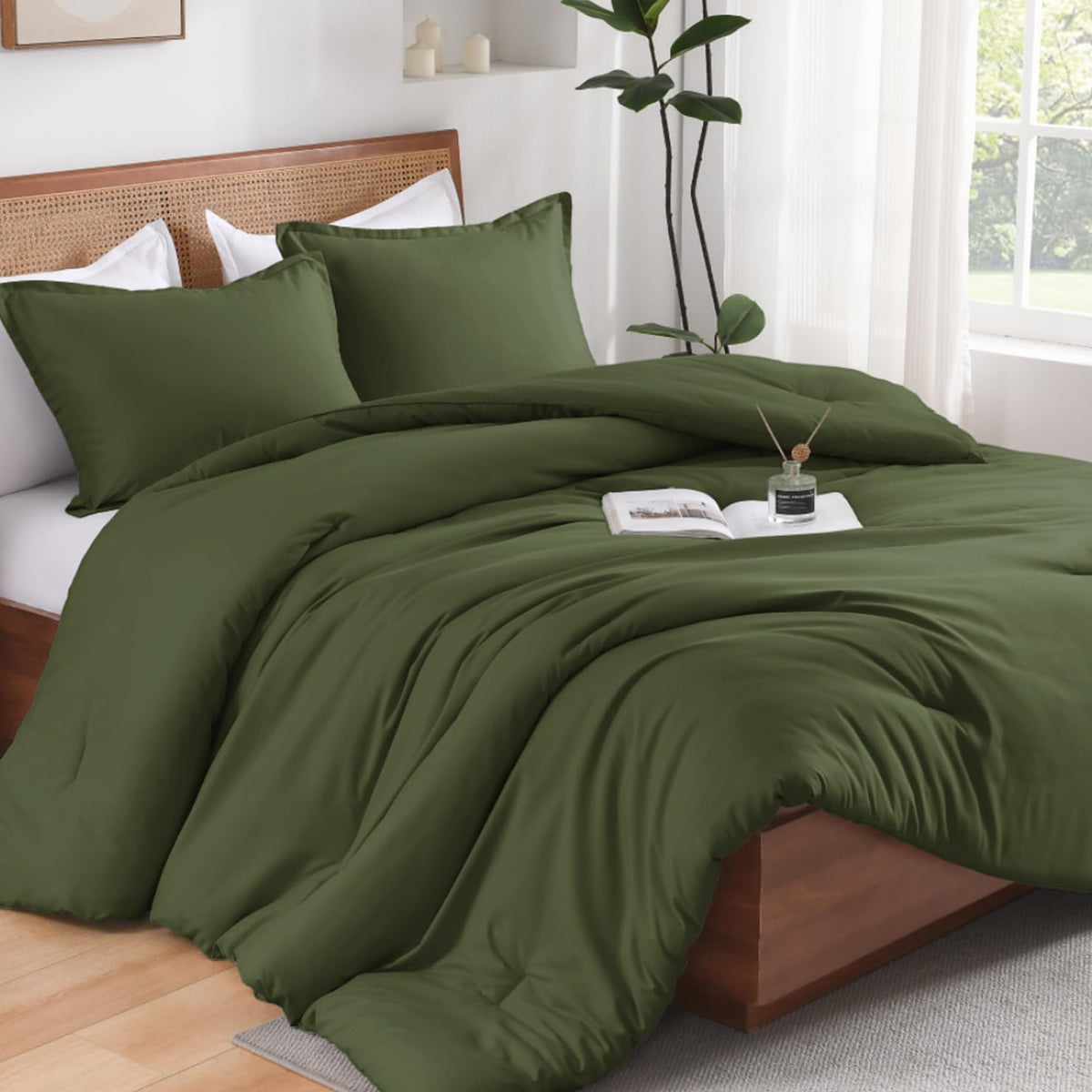Andency Olive Green King Size Comforter Set, Solid Comforter Set 3 Pieces (1 Boho Comforter & 2 Pillowcases), Lightweight Fluffy Soft Vintage Olive Bed Comforter Set For All Season