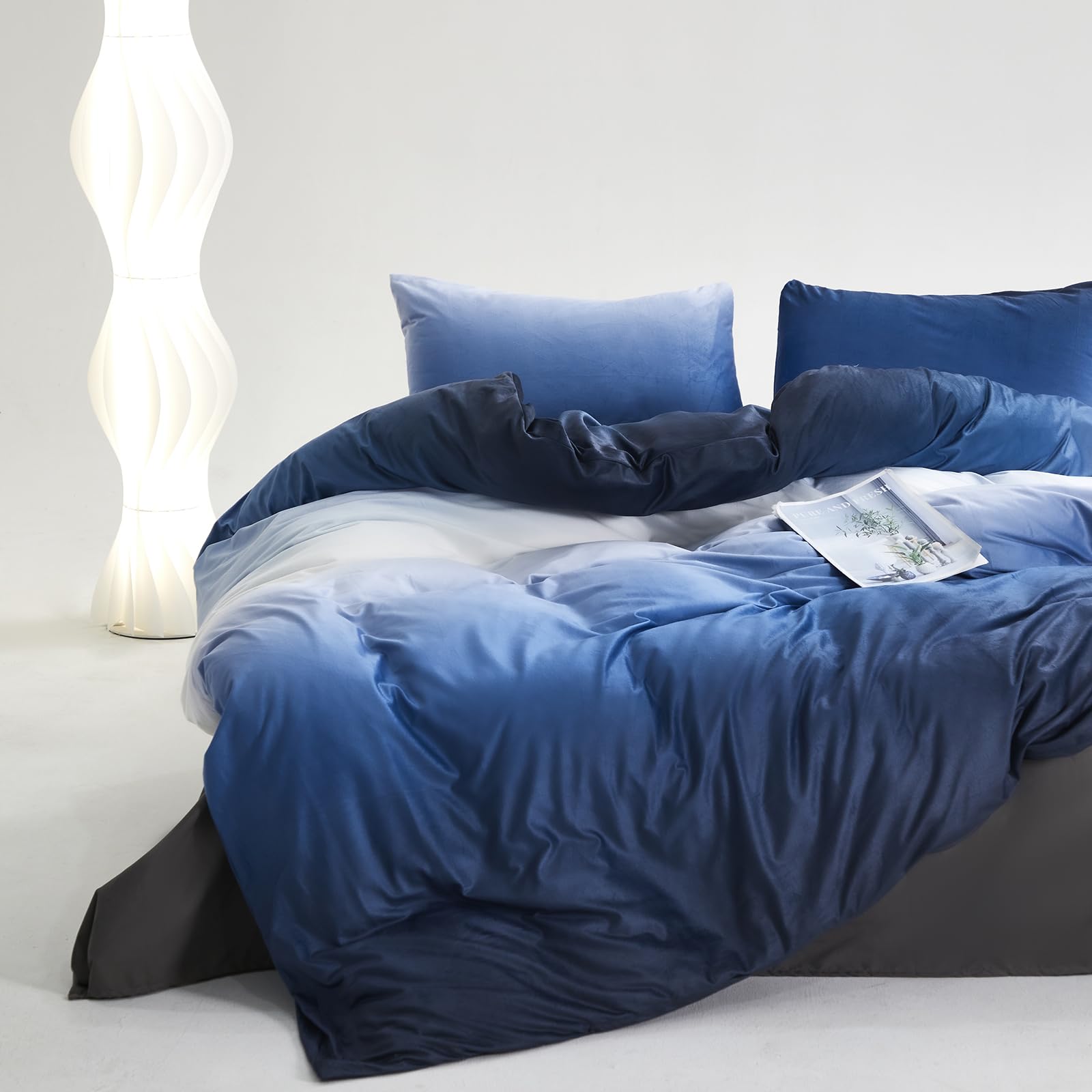 Clothknow Dark Blue Velvet Comforter Set Queen 3Pcs Blue White Gradient Bedding Comforter Sets Fluffy Queen Comforter Soft Blue