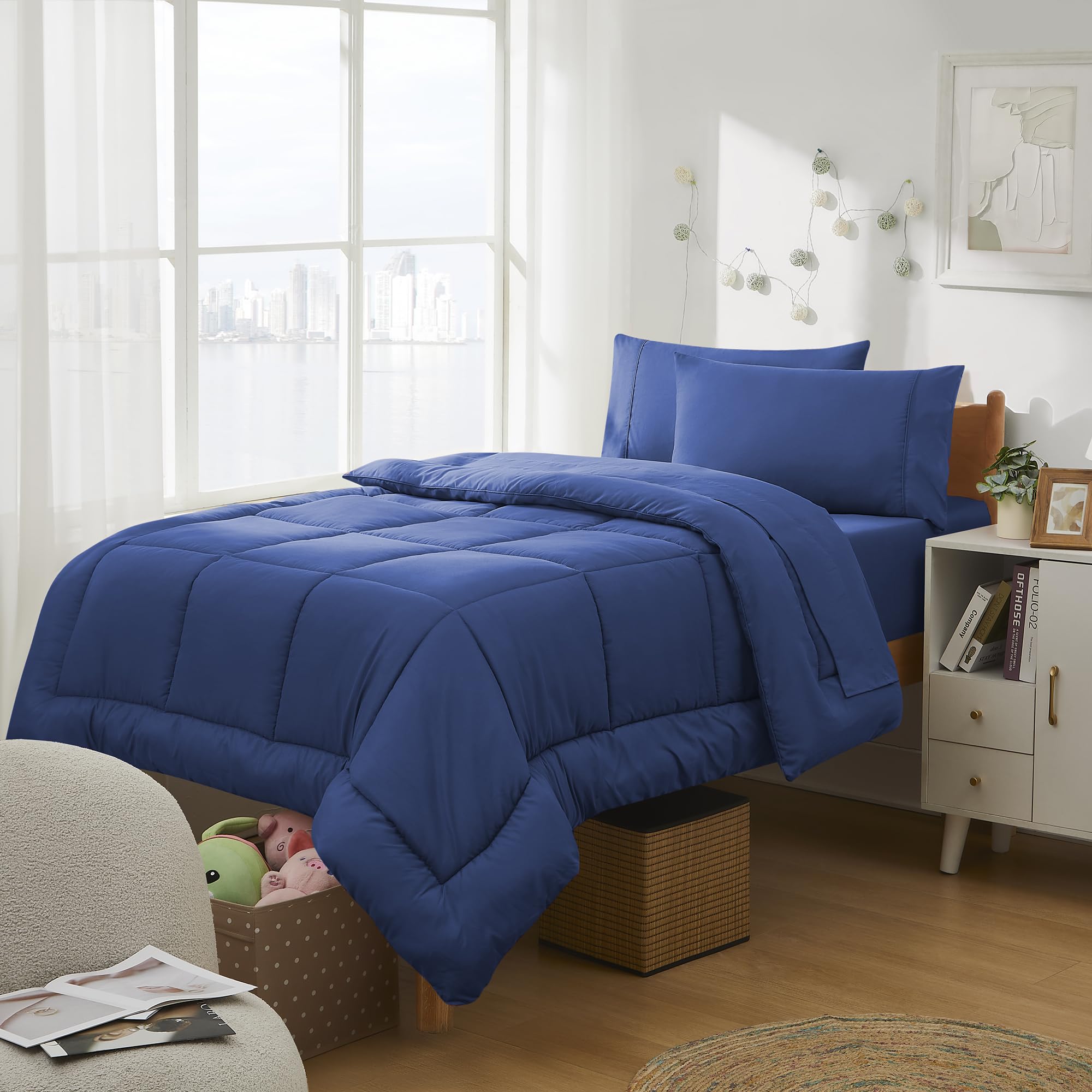 Dorm Room Essentials College Bedding Comforter Set 5 Piece Twin Size Bed In A Bag For College Students Boys And Girls, Twin, Roy
