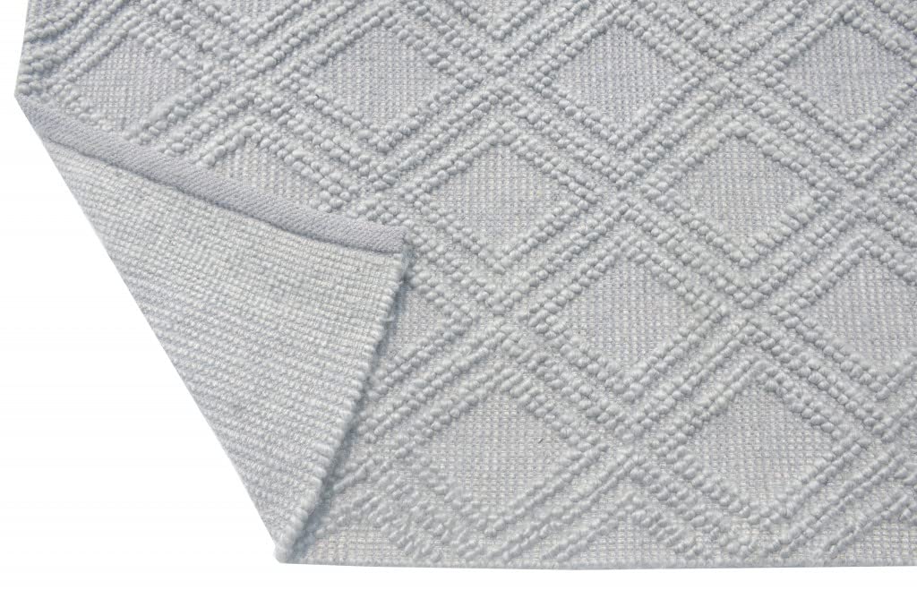 HomeRoots Grey PET Yarn 5’ x 7’ Gray Diamond Lattice Modern Area Rug