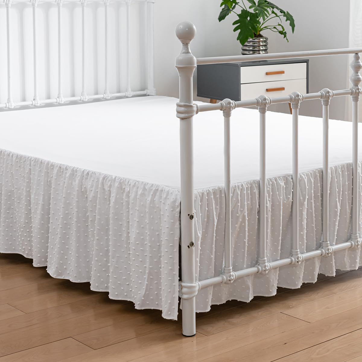 Tufted Dot Bed Skirt Full Size,Ruffled Bed Skirt With Split Corners, Full Bed Skirt 18 Inch Drop, Boho Full Size Bed Skirt White