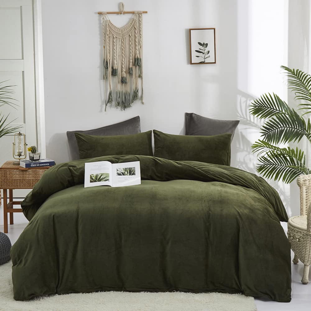 CLOTHKNOW Army Green Velvet Comforter Set King 3Pcs Dark Green Fluffy Bedding Comforter Sets Hunter Green Comforter Soft Green K