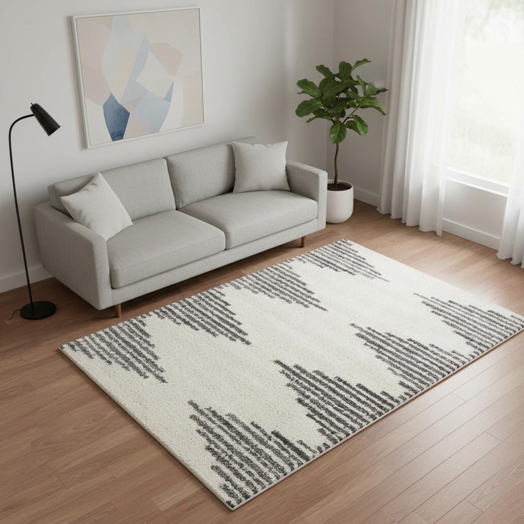 5 X 8 Cream And Gray Geometric Area Rug