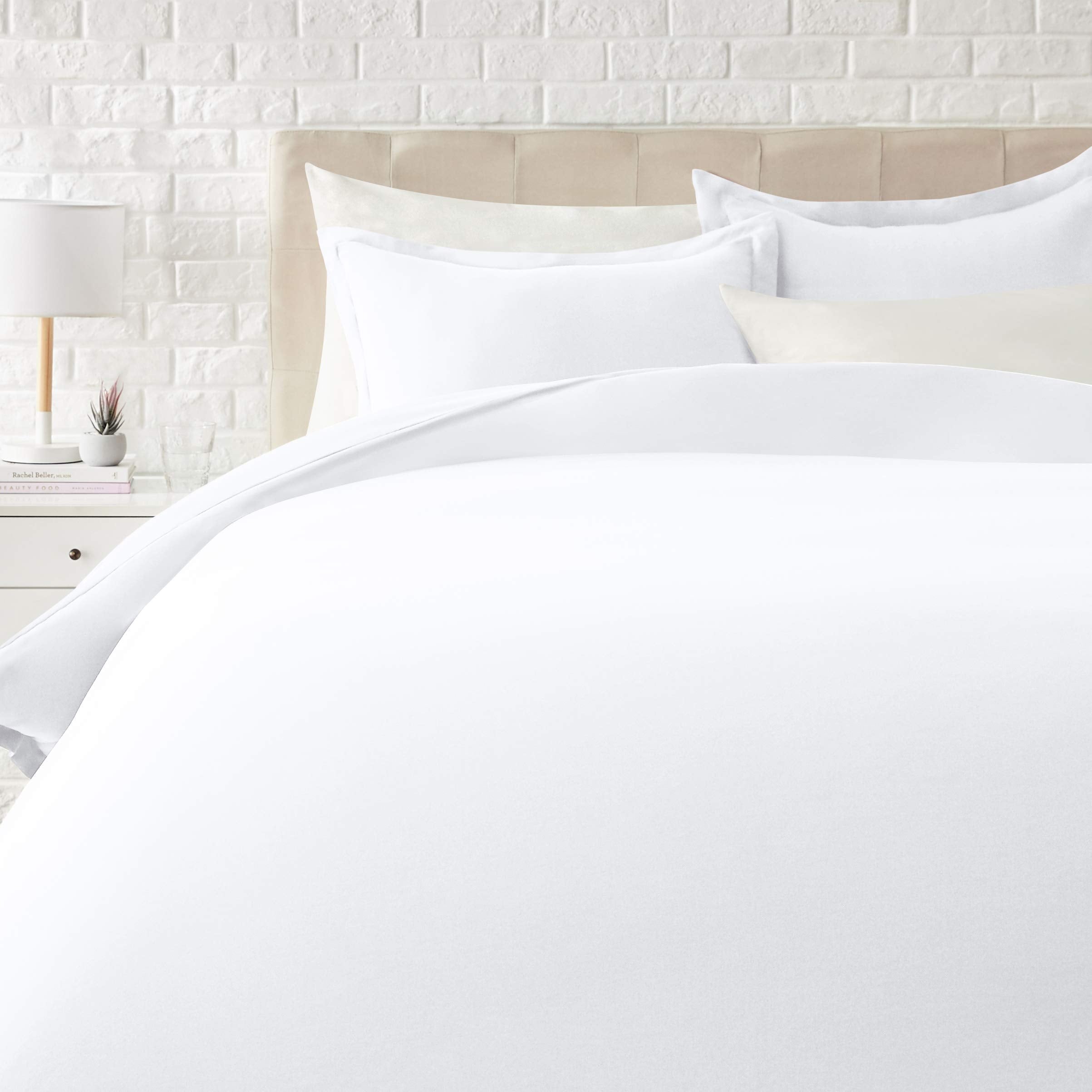 Amazon Basics Light-Weight 3 piece Microfiber Duvet Cover Set with Zipper Closure - King, 4 Pack, 108x94, Bright White, Solid