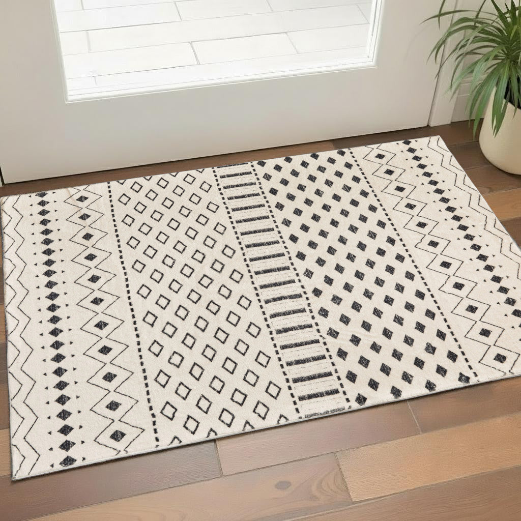 3 X 5 Beige And Black Geometric Washable Area Rug