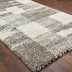 HomeRoots 507882 8 x 11 ft. Gray Ivory & Silver Geometric Shag Power Loom Stain Resistant Rectangle Area Rug
