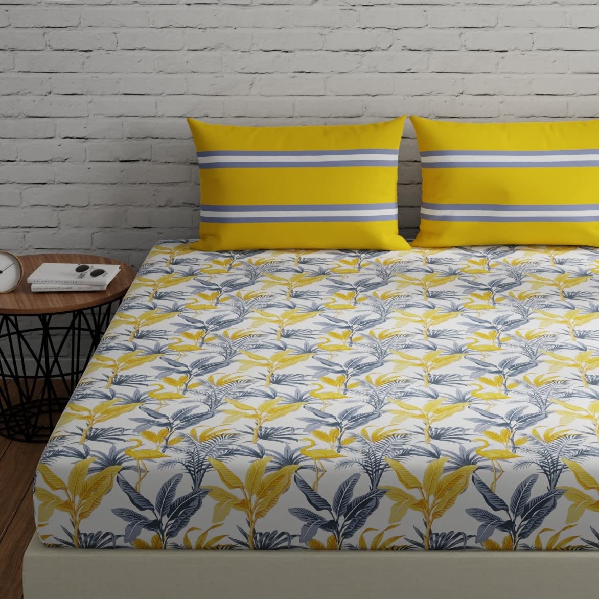Huesland By Ahmedabad Cotton 144 Tc Cotton Bedsheets For King Size Bed With 2 Pillow Covers | 9 Ft X 9 Ft | Flamingos & Stripes 