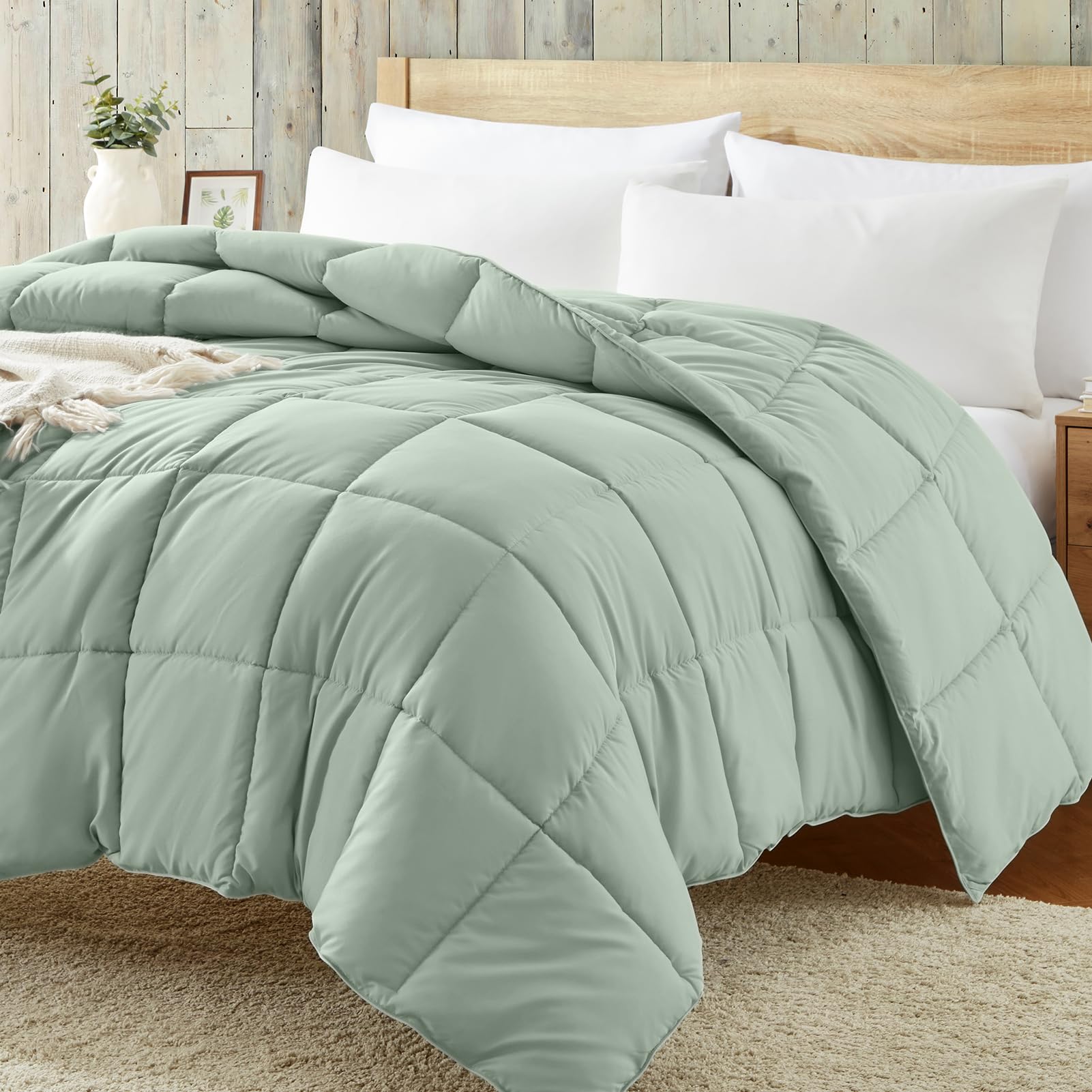 Homelike Moment Lightweight Queen Comforter-Green Down Alternative Bedding Comforters Queen Size, All Season Duvet Insert Quilte