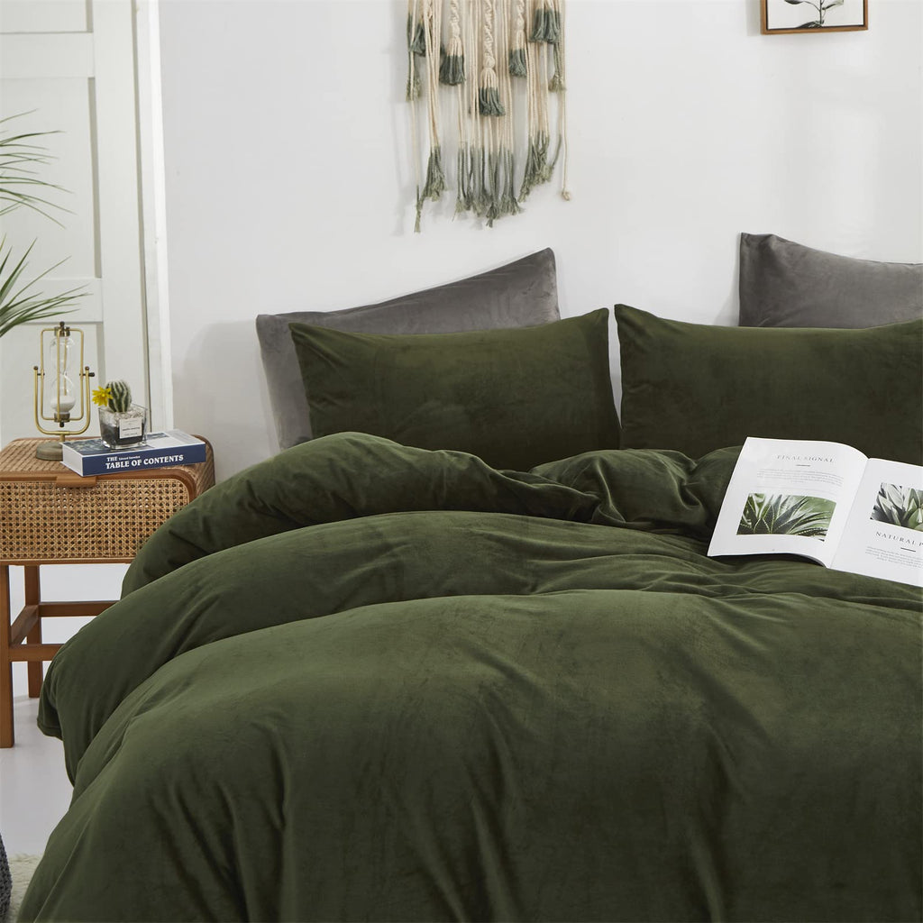 Clothknow Army Green Velvet Comforter Set King 3Pcs Dark Green Fluffy Bedding Comforter Sets Hunter Green Comforter Soft Green K