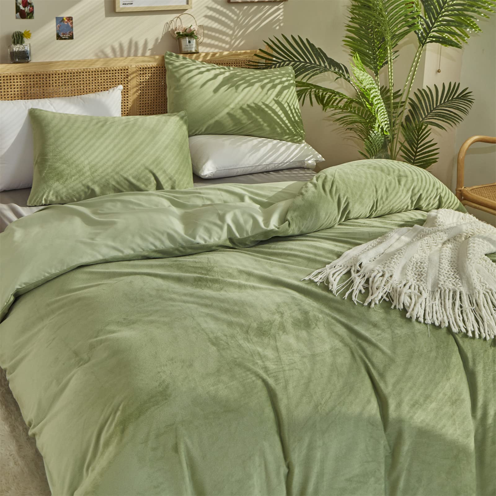 Clothknow Sage Green Comforter Set Full 3Pcs Green Fluffy Bedding Comforter Sets Velvet Comforter Full Soft Light Green Full Siz
