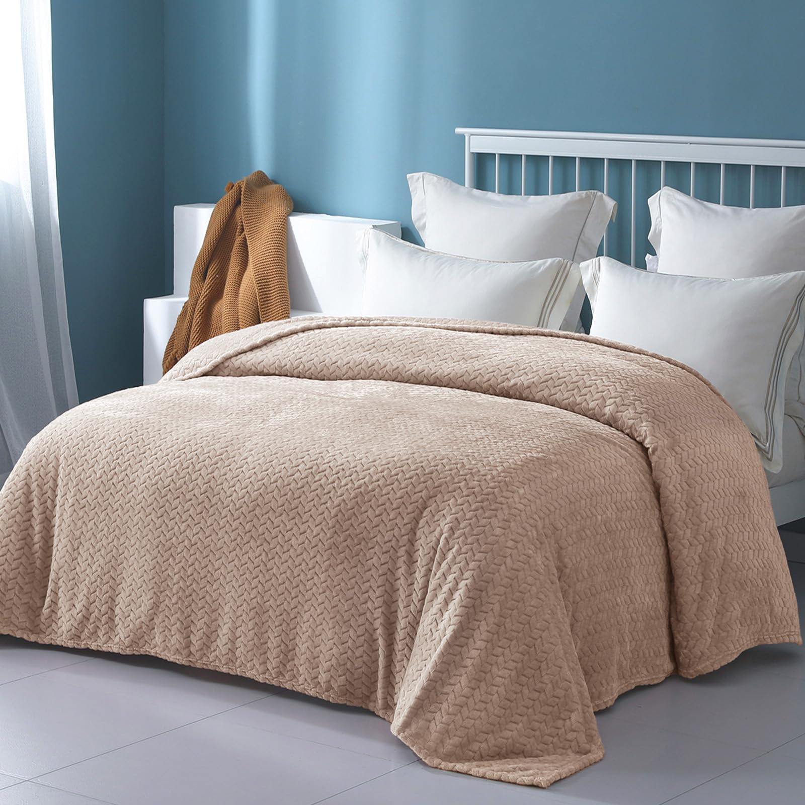 Exclusivo Mezcla Camel Fleece King Size Blanket For Bed, 90X104 Inches Soft Cozy 3D Decorative Jacquard Flannel Blankets, Lightw