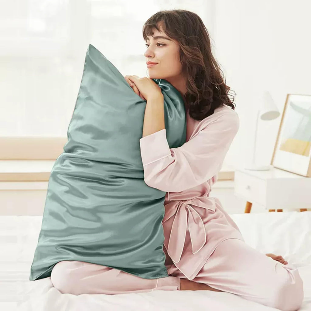 Pure Silk Pillowcase For Hair And Face Made In Usa, 6A Grade 22 Momme Silk Pillow Cases Queen With Hidden Zipper, Anti Aging, An