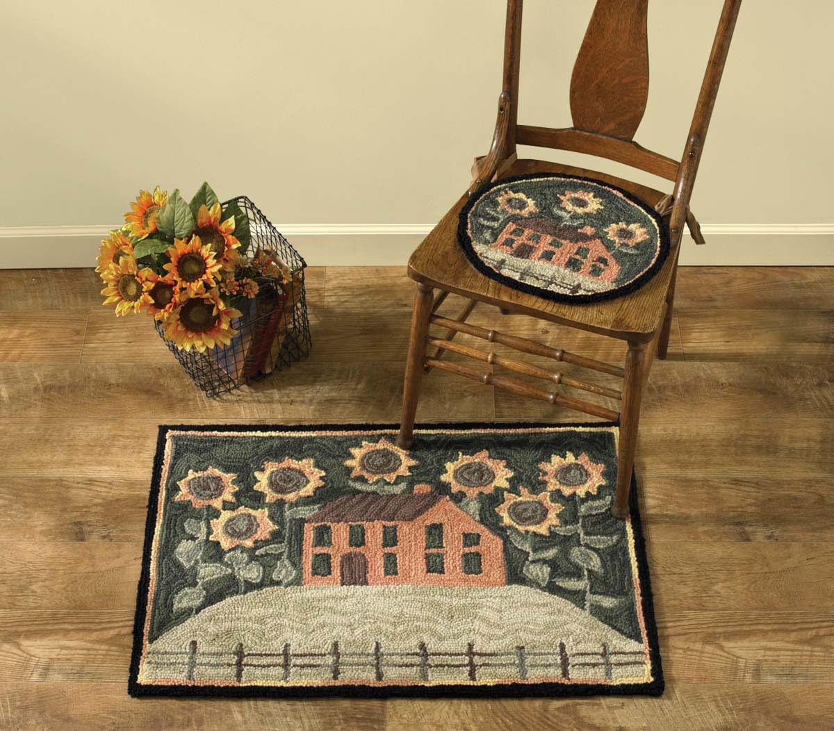 Park Designs House and Sunflowers Hooked Rug