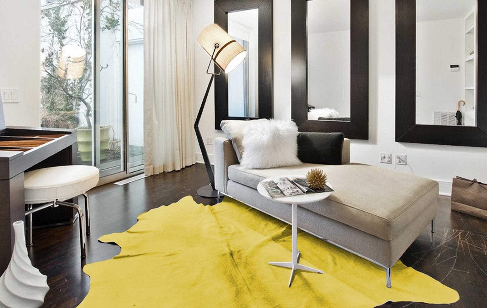 HomeRoots Decor Contemporary Durable Cowhide Low Pile Rug - 72' x 84', Verde