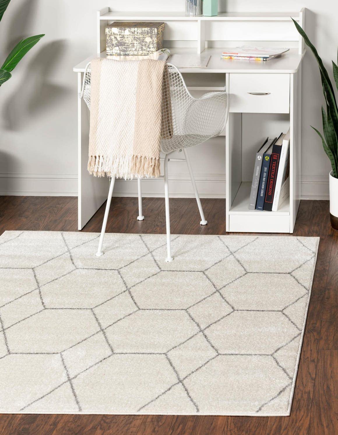 Unique Loom Trellis Frieze Collection Area Rug - Geometric (5 Square, Ivory/ Gray)