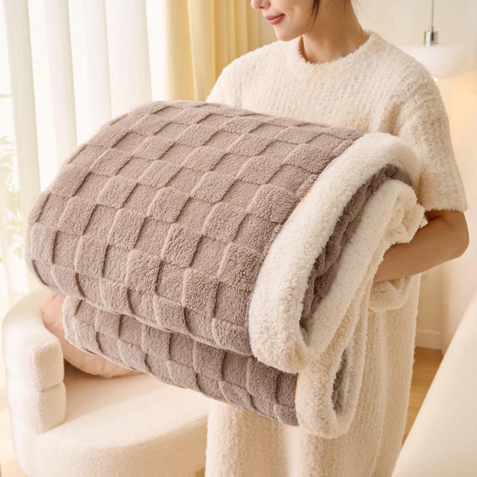 Gracelife Fleece Blanket, Soft Coffee Sherpa Throw, Large 80”x90” for All Seasons