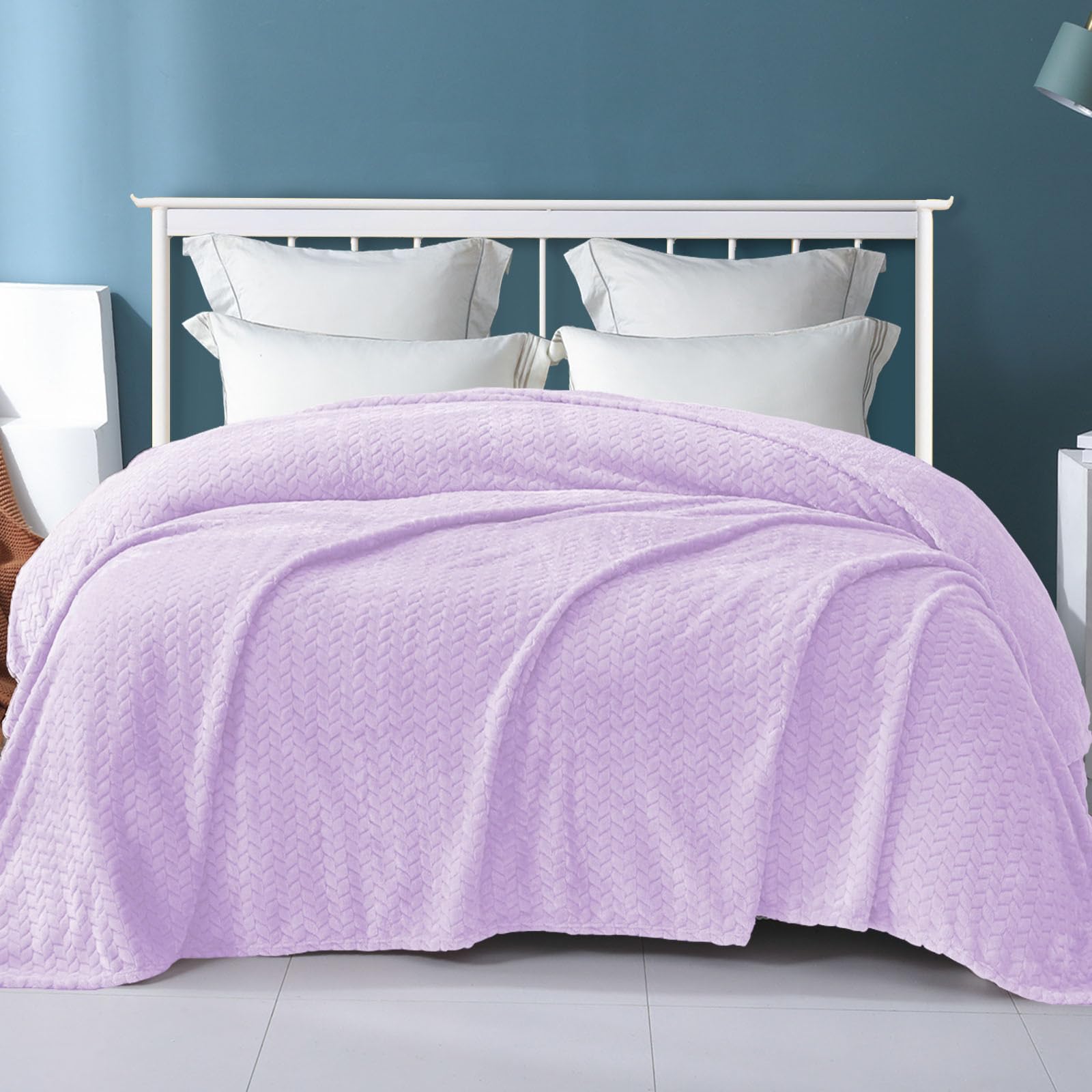 Exclusivo Mezcla Lilac Purple Fleece King Size Blanket For Bed, 90X104 Inches Soft Cozy 3D Decorative Jacquard Flannel Blankets,