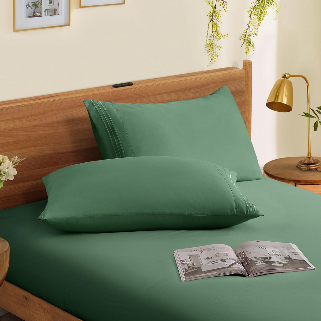 Horbaunal 2 Pack Microfiber Pillowcases King Size Green Bed Pillow Cases With Envelope Closure, 1800 Thread Count Soft & Shrinka