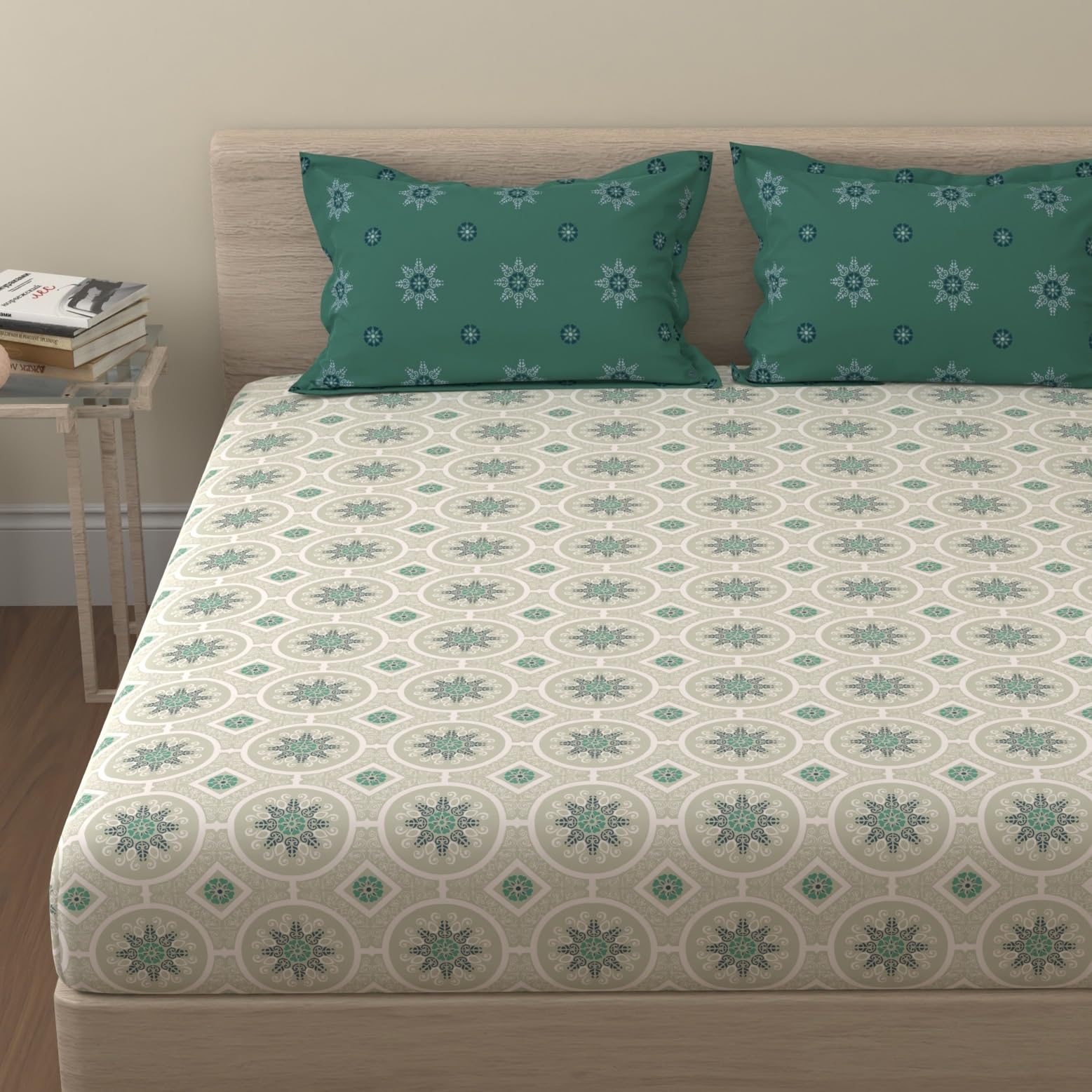 Huesland By Ahmedabad Cotton 144 Tc Bedsheets For Queen Size Bed With 2 Pillow Covers | Mandala | Dark Green & Light Green