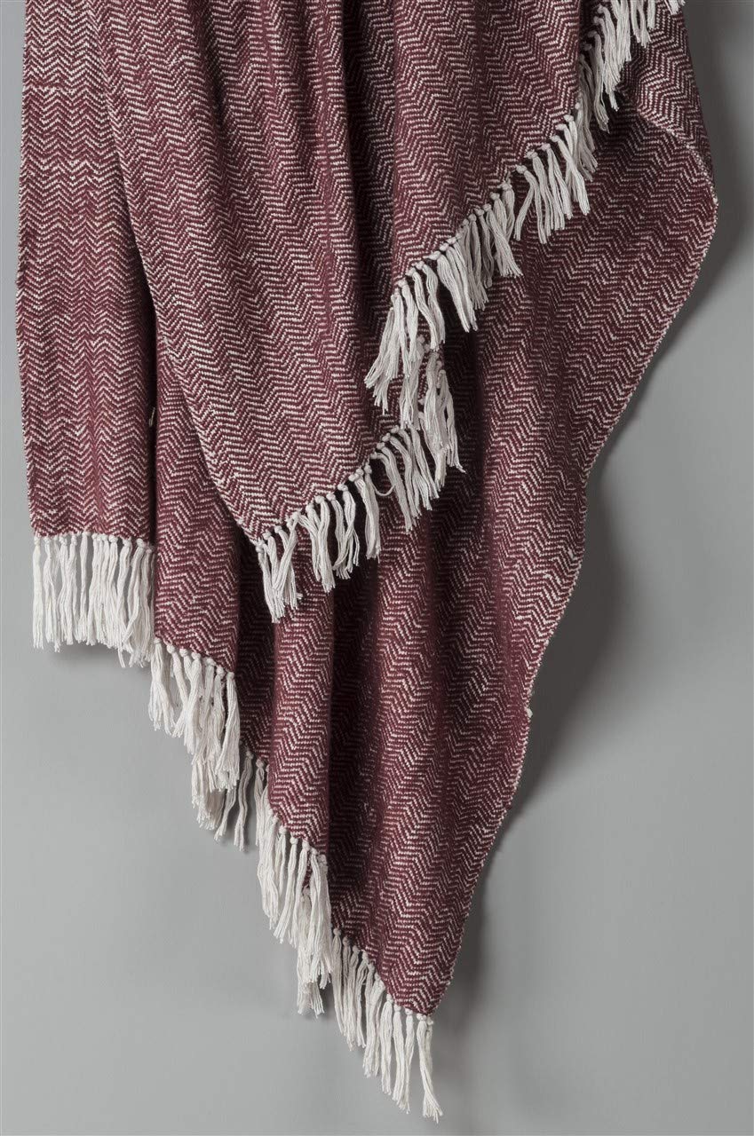 Rizzy Home | TH0316 | Throw | 50"x60" White Herringbone