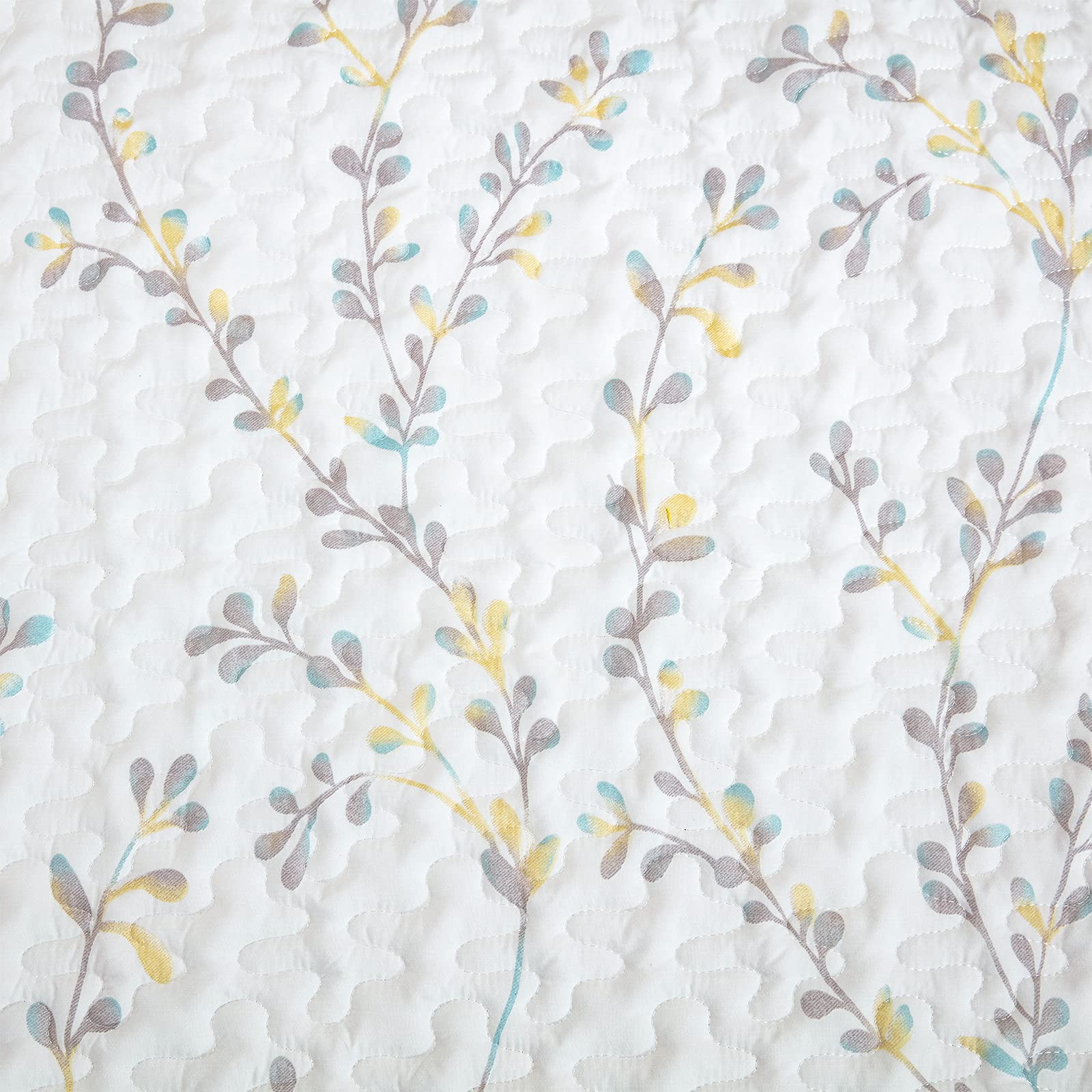 Exclusivo Mezcla Microfiber Flower Pattern Quilted Throw Blanket For Bed/Couch/Sofa, Soft And Lightweight (50''X 60'', White)