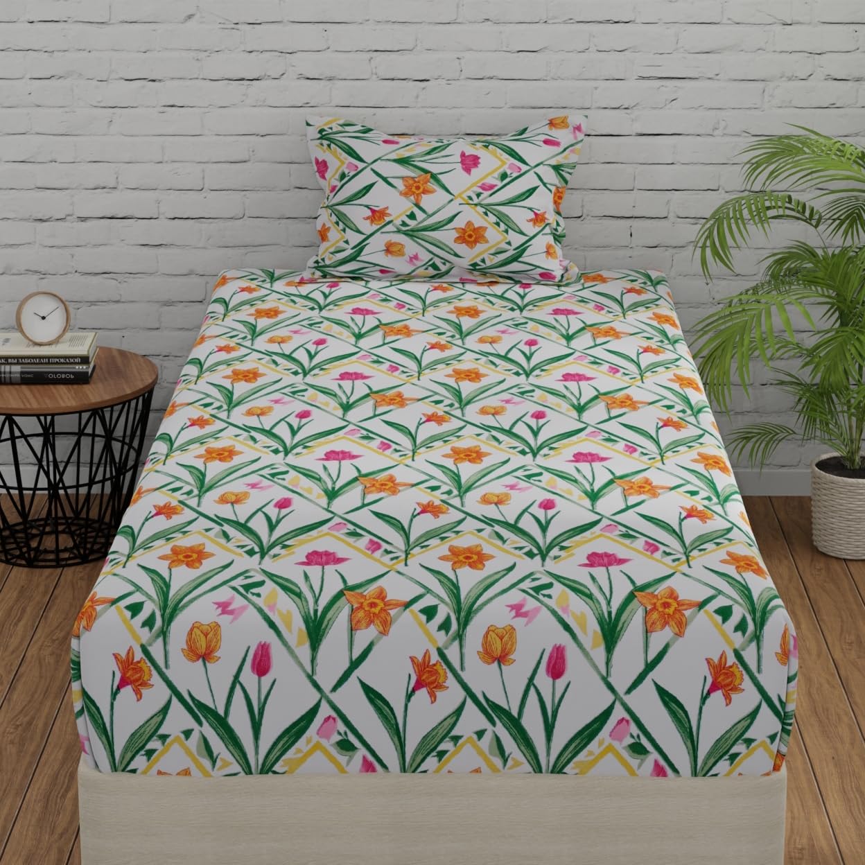 Huesland By Ahmedabad Cotton 144 Tc Cotton Single Bedsheets With 2 Pillow Covers | Green & Yellow | Botanical Chevron