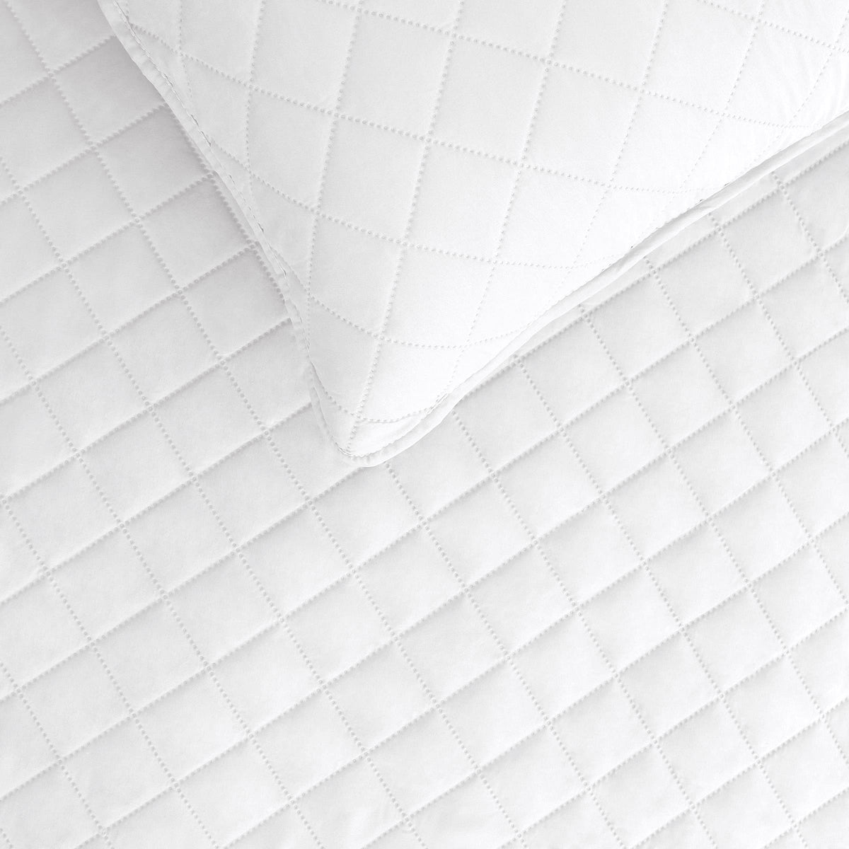 Easy-Going Full/Queen Size Reversible Quilt Set With 1 Quilt And 2 Pillow Shams, Soft Bed Quilt Cover, Water Resistant Lightweight Microfiber Bedspread, Stain Resistant, White/White