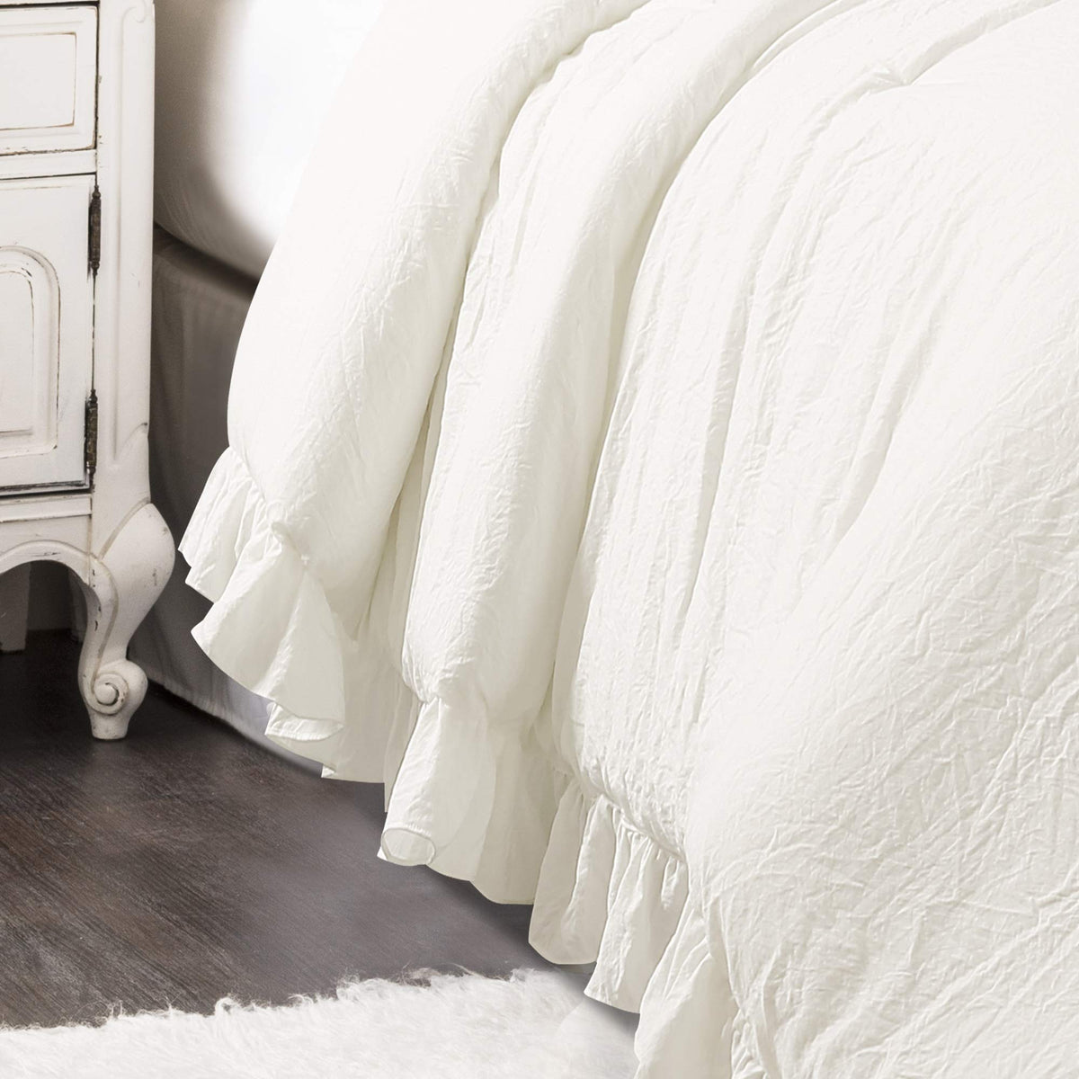 Lush Decor Reyna Ruffle Comforter Set - 3 Piece Cozy Ruffled Bedding Set - Timeless Elegance And Comfort For Bedroom - King, Whi