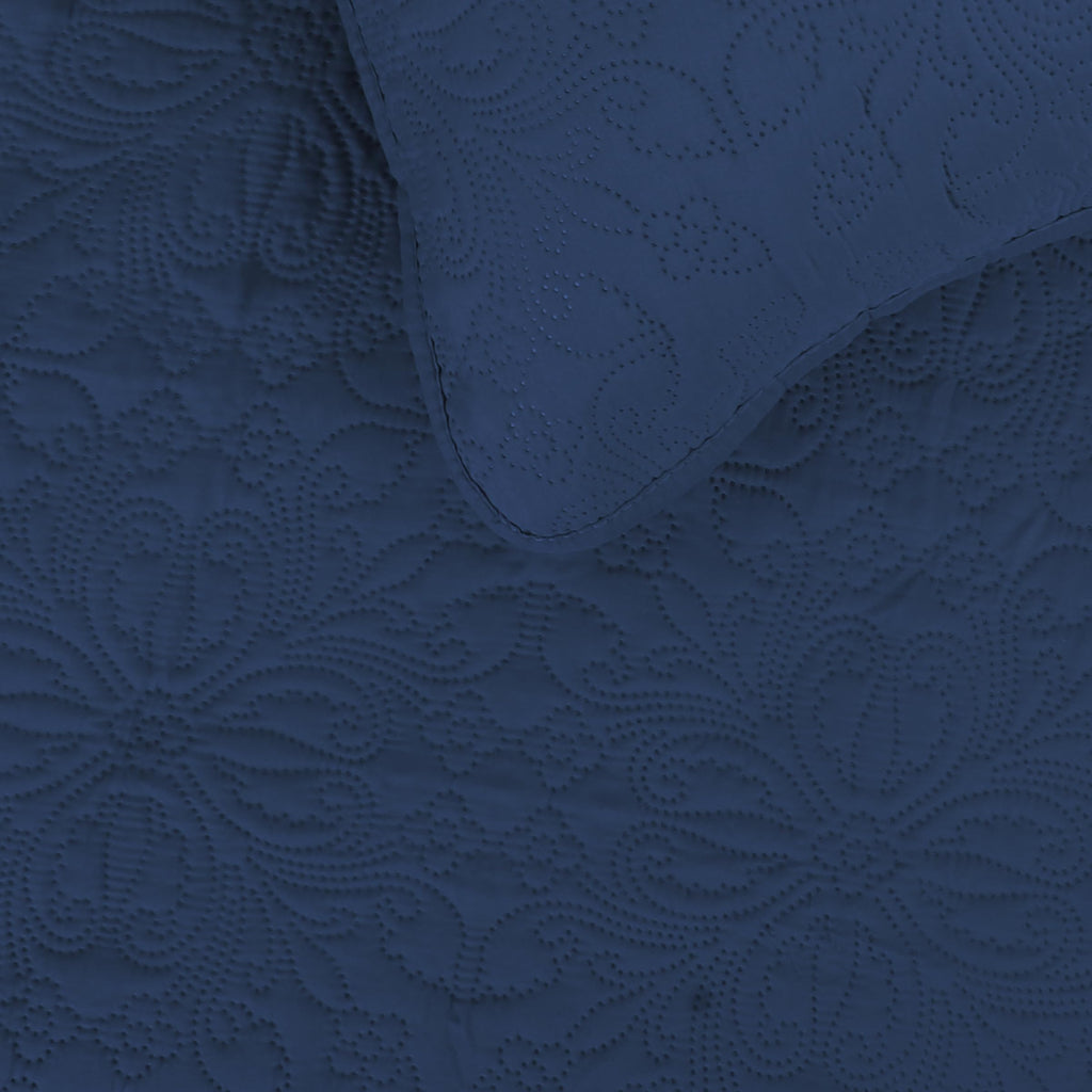 Easy-Going Twin Size Reversible Quilt Set With 1 Quilt And 1 Pillow Sham, Soft Bed Quilt Cover, Water Resistant Lightweight Microfiber Bedspread, Stain Resistant, Damask-Dark Blue/Light Blue