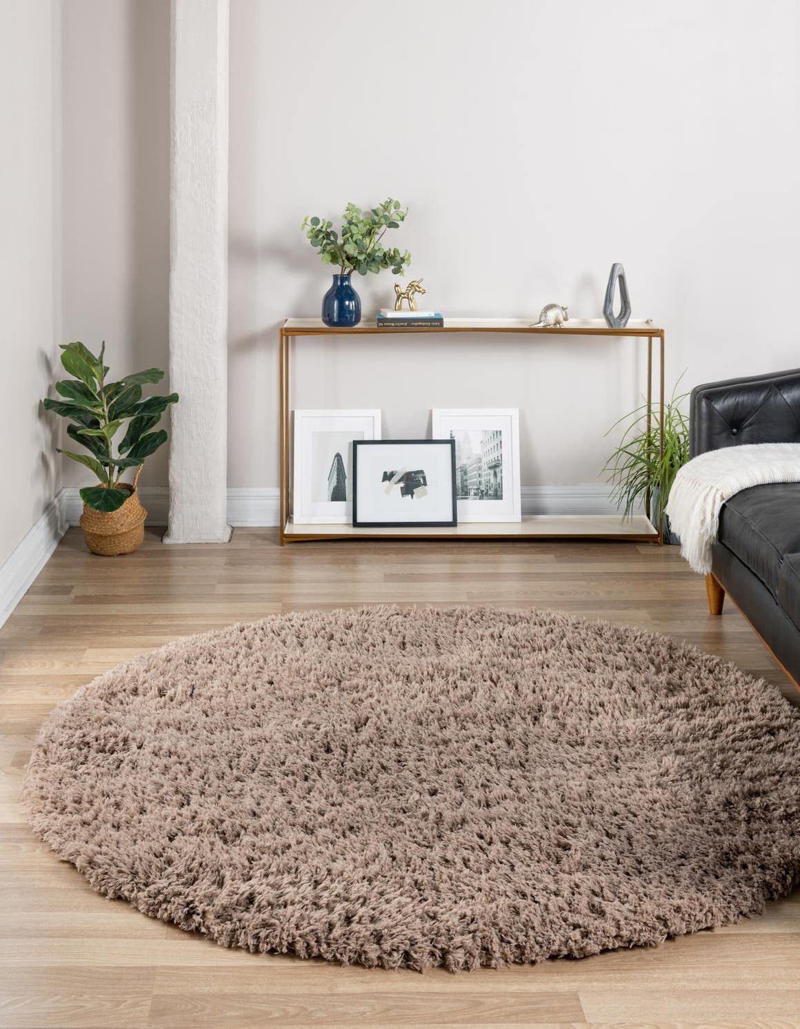 Rugs.com Infinity Collection Solid Shag Area Rug 5 Ft Round Khaki Shag Rug Perfect for Kitchens, Dining Rooms