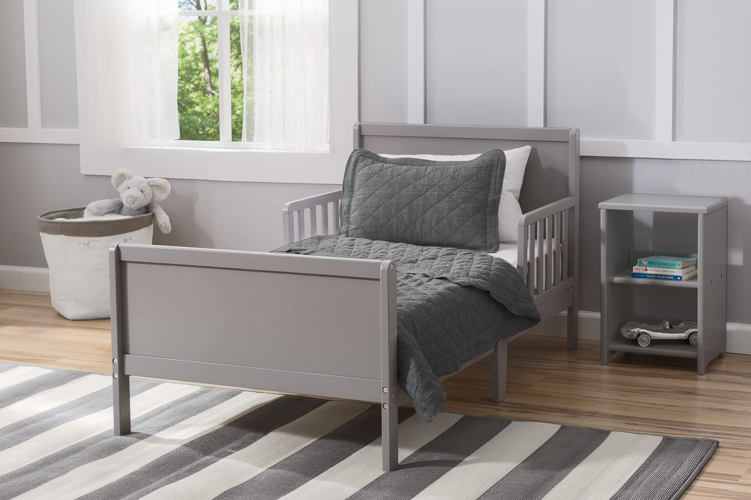 Delta Children Fancy Wood Toddler Bed - Greenguard Gold Certified, Grey