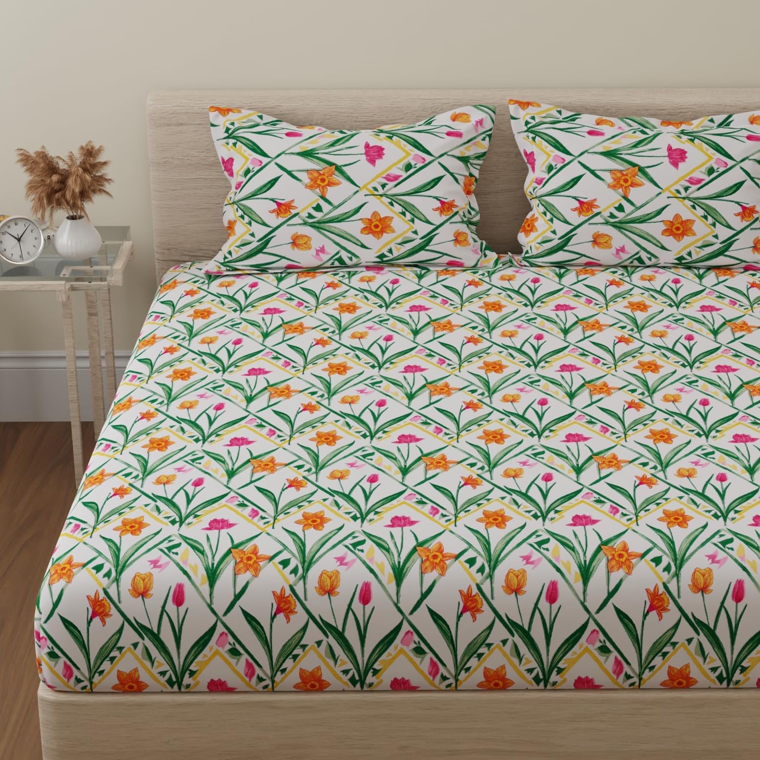 Huesland By Ahmedabad Cotton 144 Tc Bedsheet For King Size Bed With 2 Pillow Covers | Botanical Chevron | Green & Yellow | 108 B