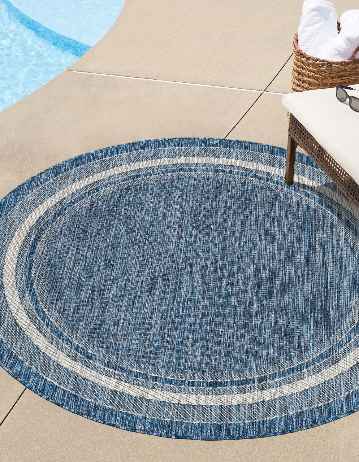 Unique Loom Outdoor Border Collection Area Rug - Soft Border (10 Round Blue/Ivory)