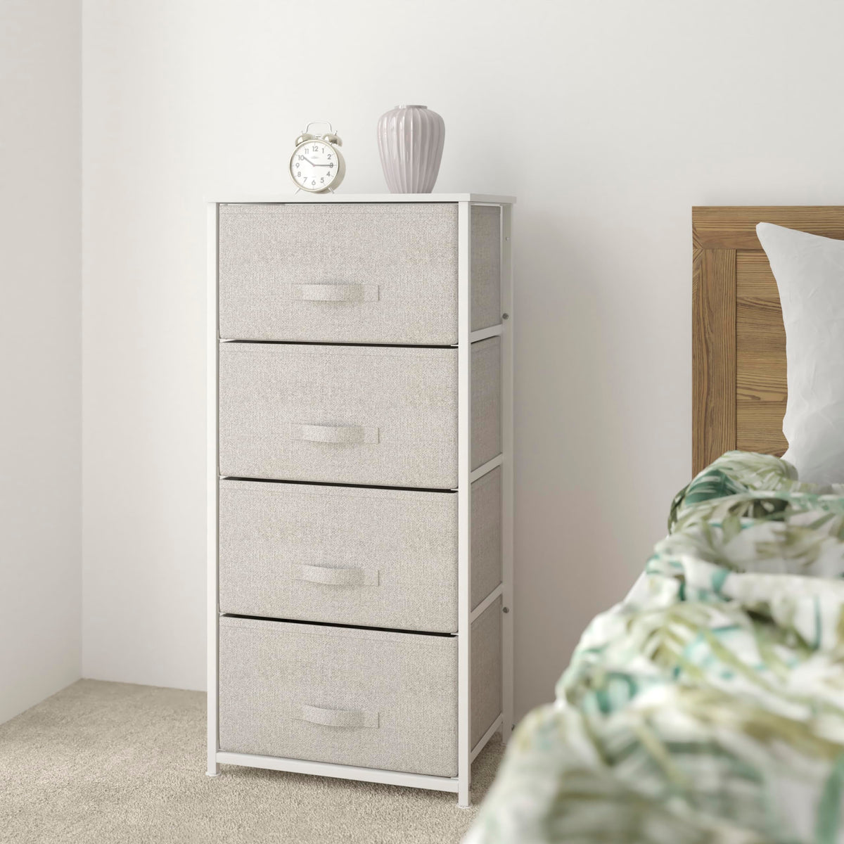 Flash Furniture Harris 4-Drawer Storage Chest of Drawers, Modern Bedroom Dresser with 4 Easy Pull Fabric Drawers and Engineered Wood Top, Light Gray