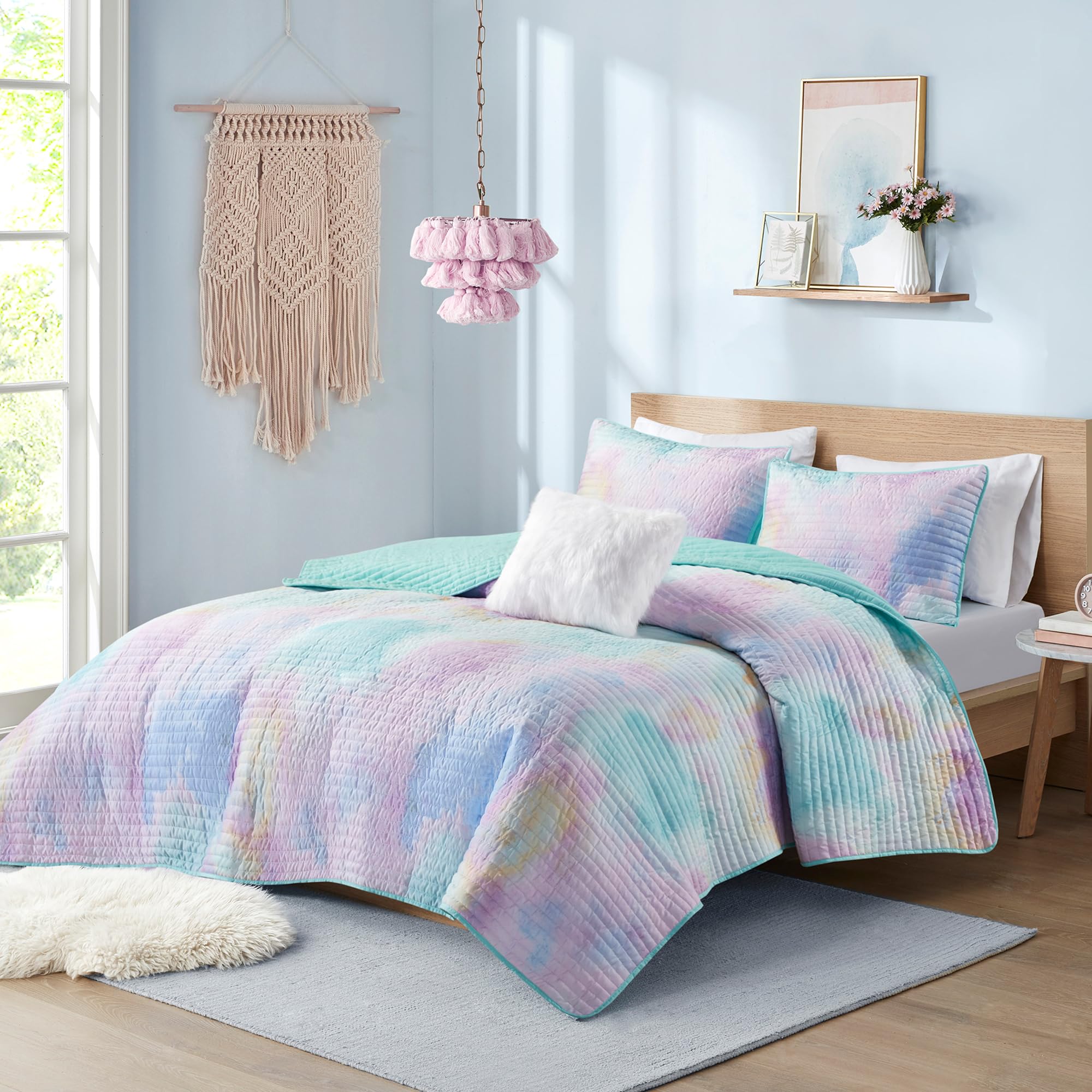 Intelligent Design Twin Quilt Set Boho Quilt Set, Watercolor Tie-Dye Coverlet Set, Casual & Trendy Quilted Lightweight Bedspread